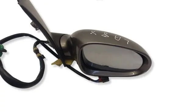 Volkswagen Golf Plus Front door electric wing mirror 