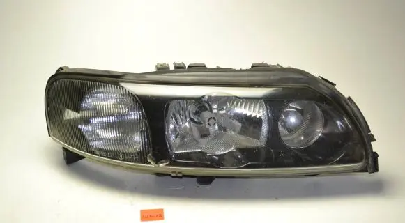 Volvo XC70 Headlight/headlamp 30655906 89008794