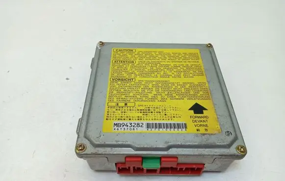 Mitsubishi 3000 GT Airbag control unit/module MB943282