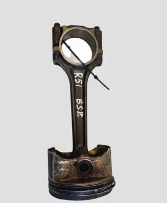 Volkswagen Golf V Piston with connecting rod