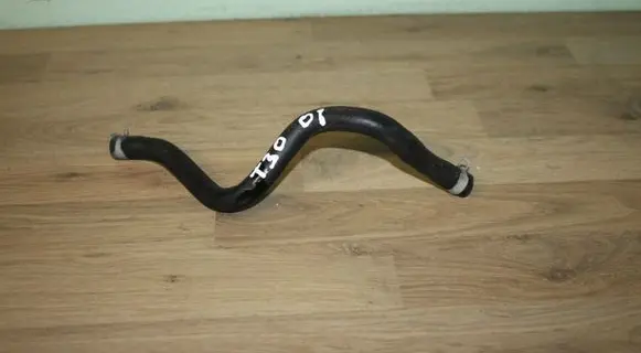 Nissan X-Trail T30 Engine coolant pipe/hose