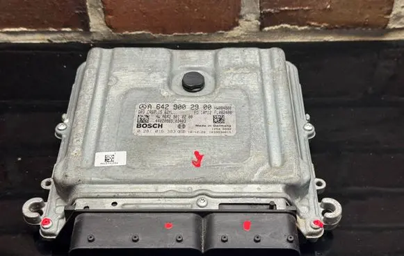 Mercedes-Benz E W212 Engine control unit/module A6429002900 0281016383