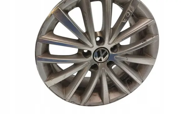 Volkswagen Jetta VI R17 alloy rim 