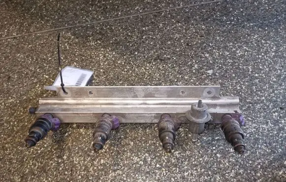 Volvo S40, V40 Fuel injectors set 9125118