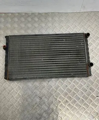 Volkswagen Golf III Coolant radiator