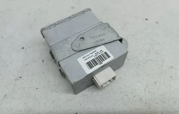 Toyota Corolla E120 E130 Door central lock control unit/module 8974102090 73111517 73671312