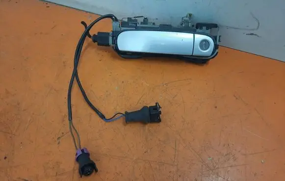 Audi A3 S3 8L Front door exterior handle