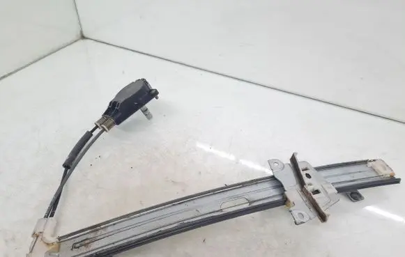 KIA Rio Front door manual window regulator 