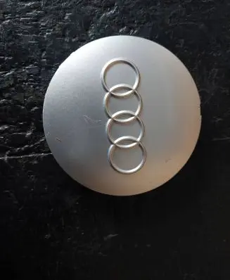 Audi A6 S6 C4 4A Original wheel cap 8D0601165B
