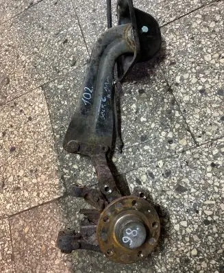 Volkswagen Golf VI Rear wheel hub