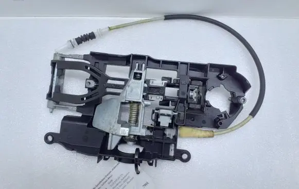 Rear door exterior handle/bracket