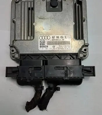 Audi A3 S3 8P Engine control unit/module 06F906056DL 0261S02153 MED9510