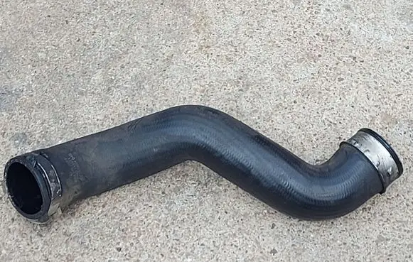 Audi A4 S4 B7 8E 8H Intercooler hose/pipe 8E0145737F