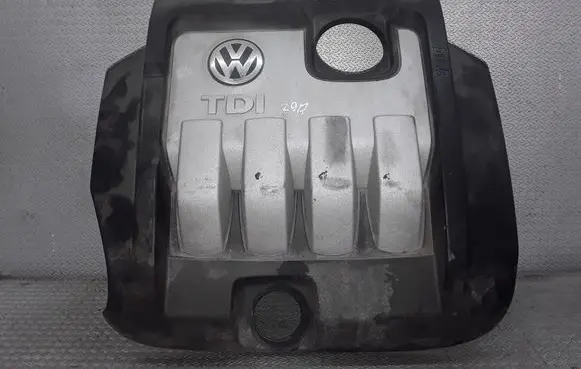 Volkswagen Jetta IV Engine cover (trim) 038103925