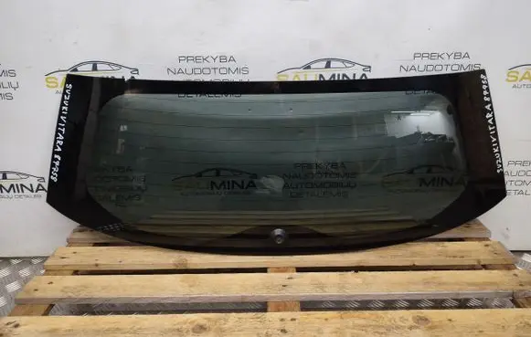 Suzuki Vitara (LY) Rear windscreen/windshield window 