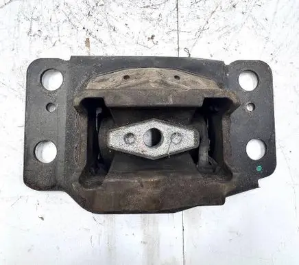 Ford Fusion II Engine mount bracket DG937M121
