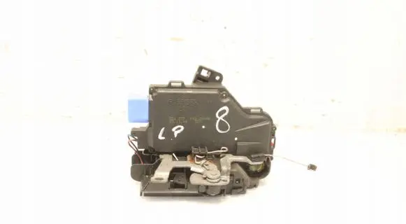 Volkswagen Jetta V Front door lock