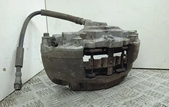 Mercedes-Benz C W205 Front brake caliper