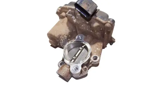 Volkswagen Jetta VI EGR valve 04L131501L