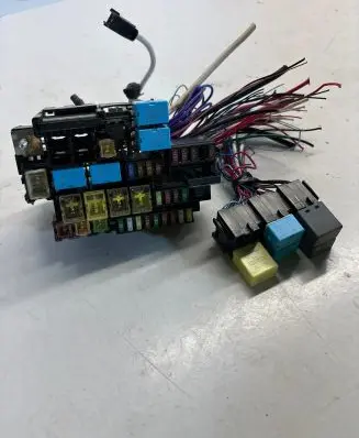Toyota Yaris XP210 Fuse module