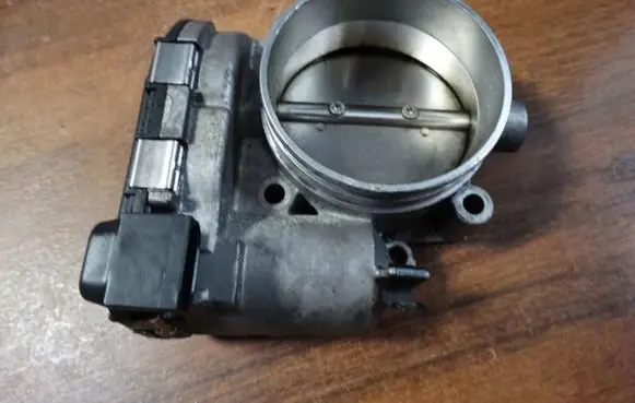 Porsche Cayenne (9Y0 9Y3) Throttle valve 022133062AJ