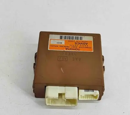 Lexus GS 250 350 300H 450H Rear brake EMF control unit/module 8905030020