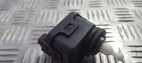Headlight level adjustment motor