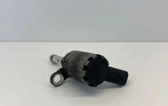 Audi A4 S4 B8 8K Camshaft vanos timing valve 06K115243F 150421 B48912