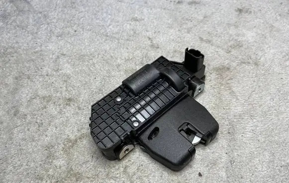 Citroen C3 Tailgate lock latch 8719F8
