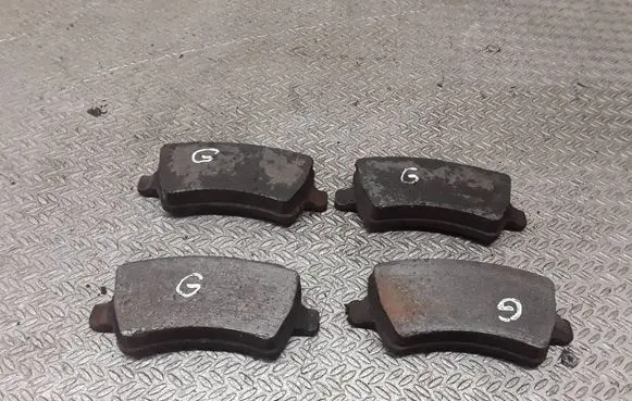 Volvo V70 Brake pads (rear) 