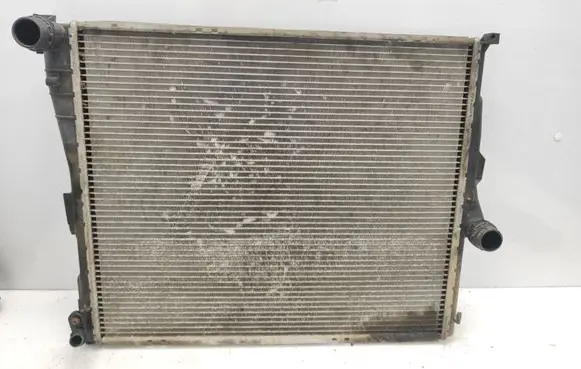 BMW X3 E83 Coolant radiator 34043970 3044427