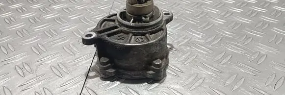 Mercedes-Benz E W211 Vacuum pump A6462300165 20090627 A646230