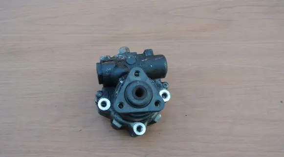BMW X3 E83 Power steering pump 3404615