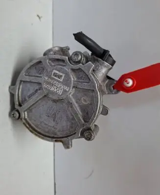 Opel Astra K Vacuum pump S27645084 55495381