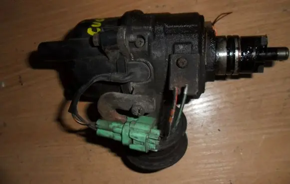 Daihatsu Cuore Spark distributor 