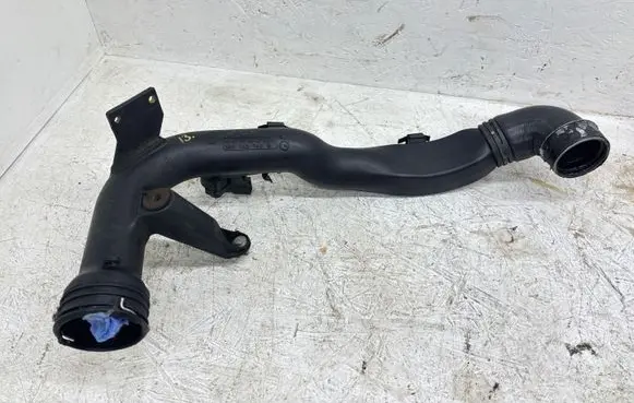 Volkswagen PASSAT B5.5 Intercooler hose/pipe 3B0145762B 8E0145762
