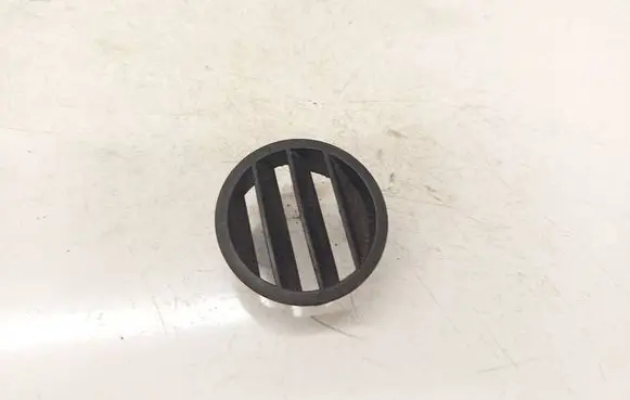 Toyota Avensis T250 Dash center air vent grill 