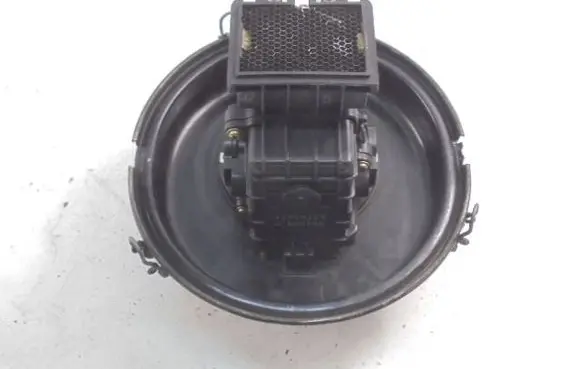 Mitsubishi Lancer Mass air flow meter E5T01571