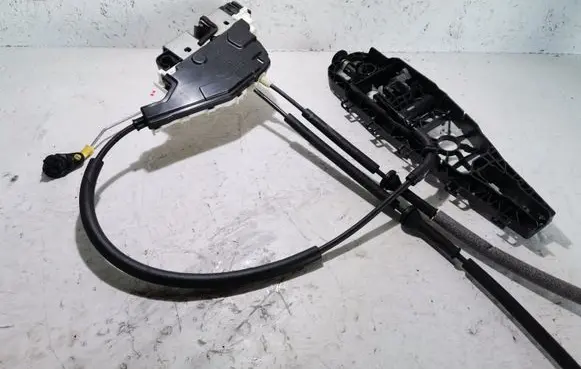 Chrysler 200 Front door lock P04589914AEA