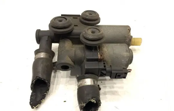 BMW 3 E46 Coolant heater control valve 8369807