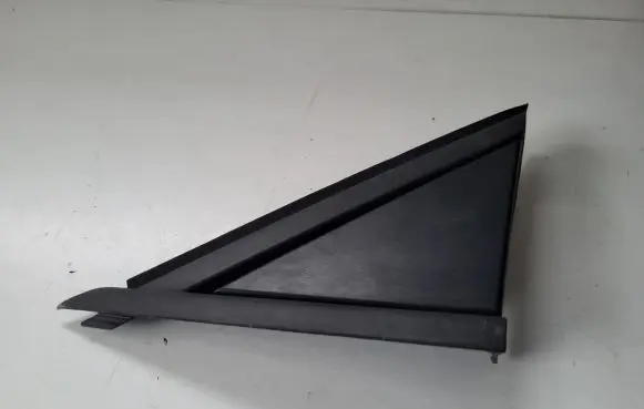 Opel Crossland X Front door glass trim molding 13482337