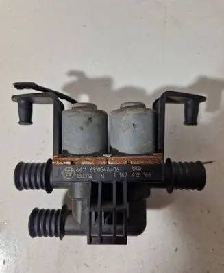 BMW X5 F15 Coolant heater control valve 6910544 130314 1147412166