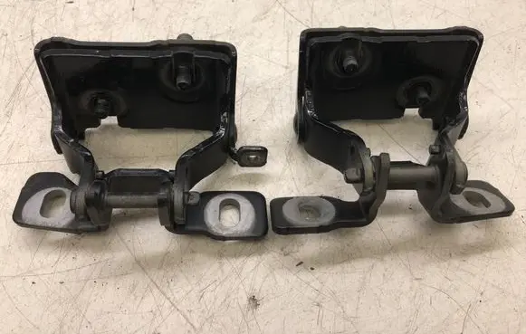 BMW 1 F20 F21 Tailgate/trunk/boot hinge 723987609 723987509
