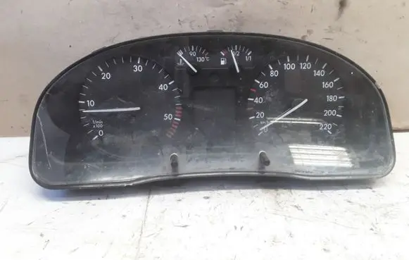 Volkswagen PASSAT B5 Speedometer (instrument cluster) 88311244245
