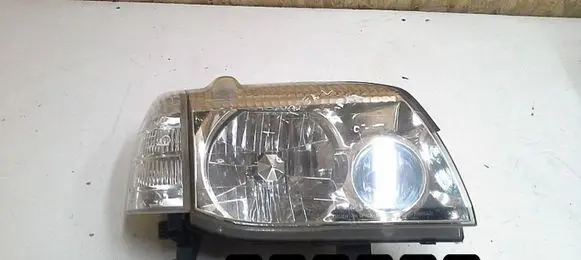 Nissan X-Trail T30 Headlight/headlamp