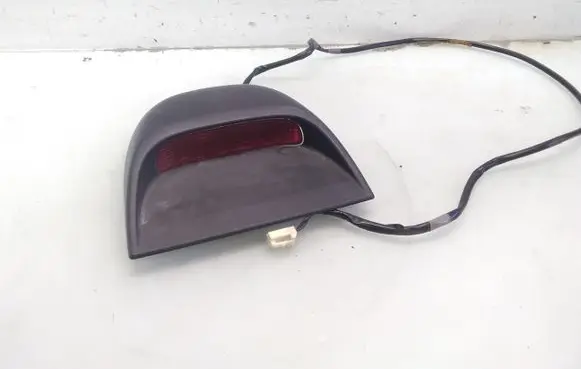 Subaru Legacy Third/center stoplight
