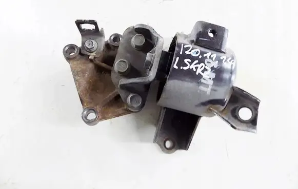 Hyundai i20 (PB PBT) Engine mount bracket