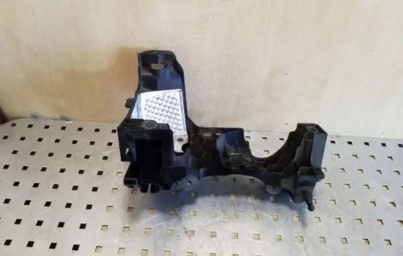 Ford Focus Other engine bay part 9688453180