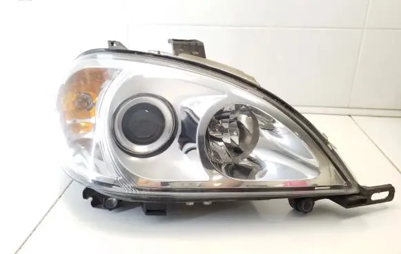 Mercedes-Benz ML W163 Headlight/headlamp A1638205261 5DV00829000