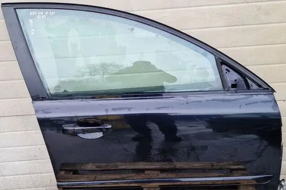 Volvo V50 Front door